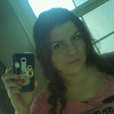 Emily Gomez Photo 26