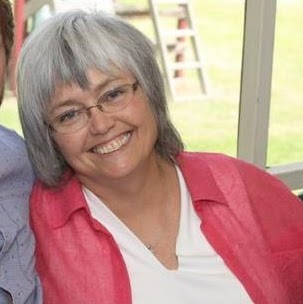 Julie Farris Photo 16