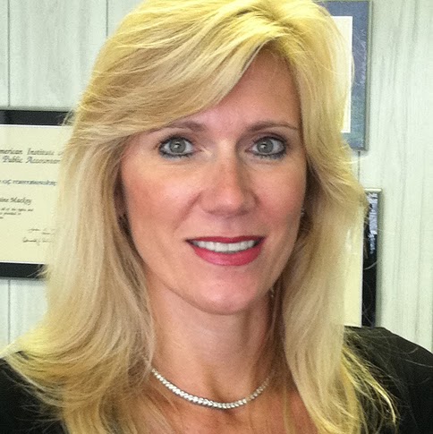 Danielle Mackey Photo 39