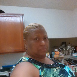Roberta Hall Photo 14