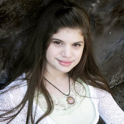 Rebekah Simpson Photo 29