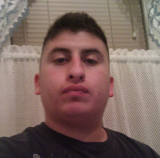 Daniel Reyes Photo 8