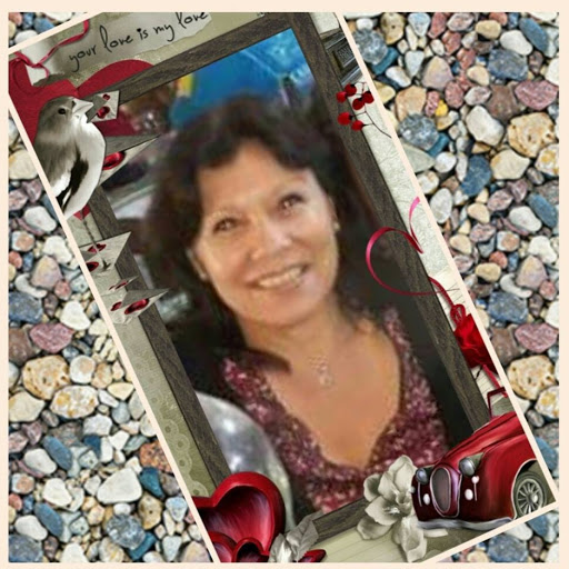 Nieves Gonzalez Photo 32