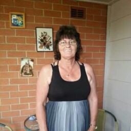 Sandra Dillon Photo 14