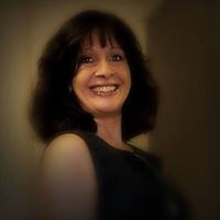 Shelly Hooper Photo 15