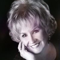 Janet Stephens Photo 30