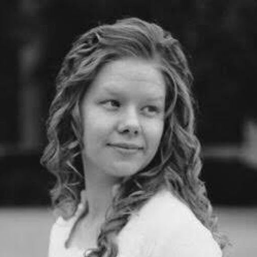 Shannon Farrell Photo 20