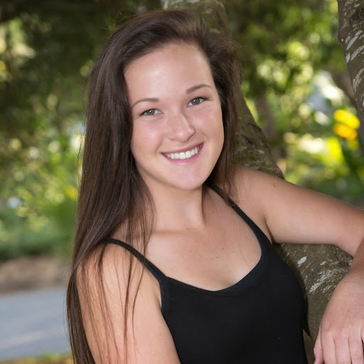 Julia Sampson Photo 12