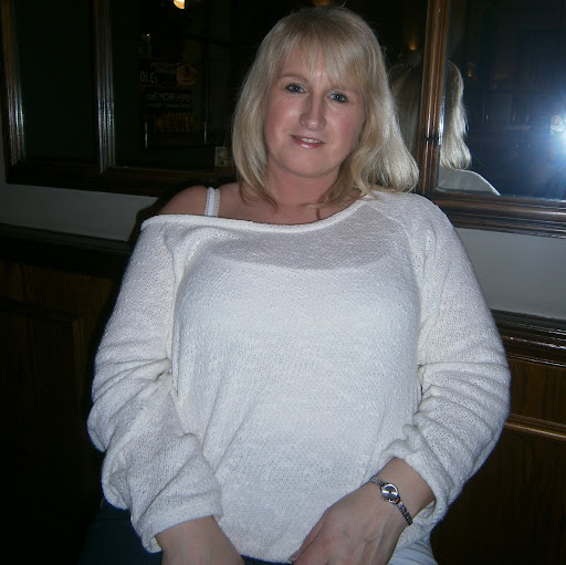 Jane Nicholson Photo 35