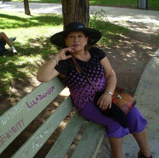 Elizabeth Baeza Photo 27