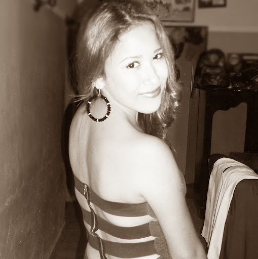 Flor Castro Photo 38