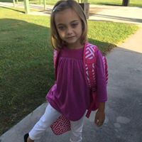 Julia Herndon Photo 28