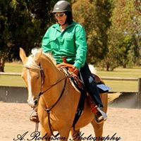 Simone Hart Photo 27