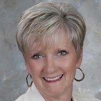 Jane Lyons Photo 26