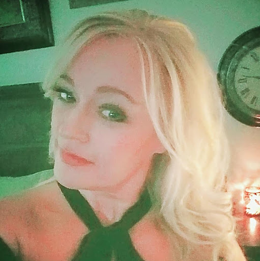 Kristen Robinson Photo 30