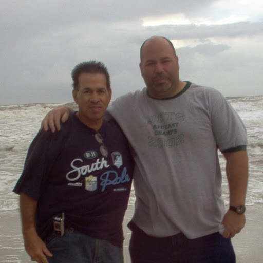Ron Guzman Photo 7