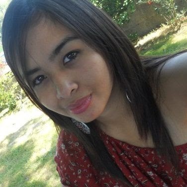 April Valenzuela Photo 38