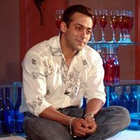 Amisha Patel Photo 15