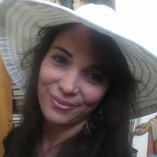 Victoria Henderson Photo 30