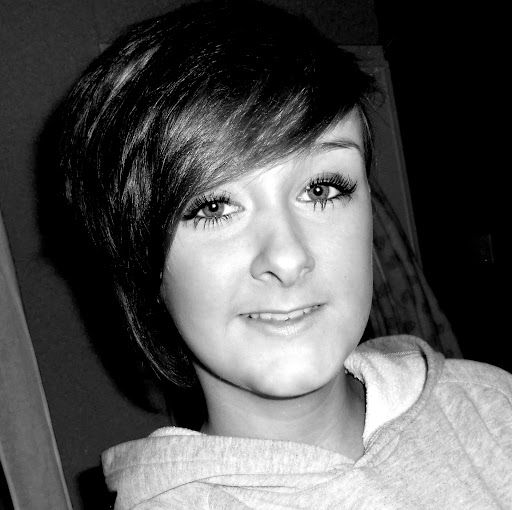 Amanda Coyle Photo 6