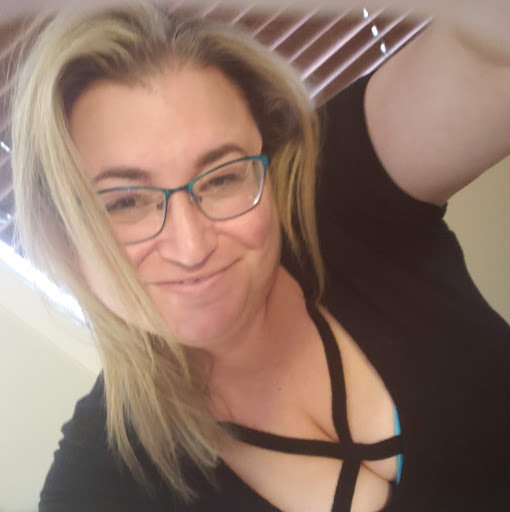 Darlene Martin Photo 28