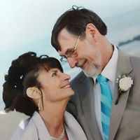 Holly Weeks Photo 7
