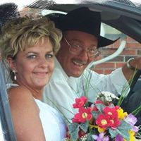 Sandy Bowles Photo 26