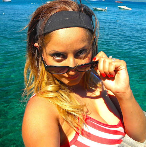 Sarah Wasilewski Photo 15