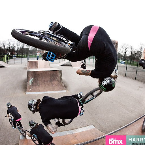 Harry Weir Photo 17