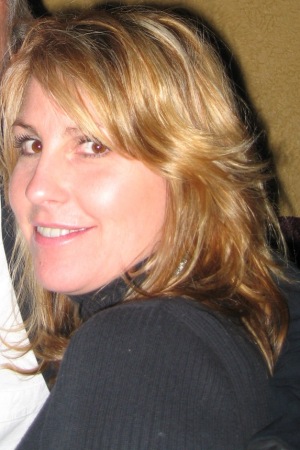 Angie Davis Photo 4