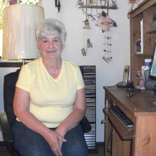 Elizabeth Fogle Photo 8