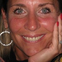 Elizabeth Hardesty Photo 23