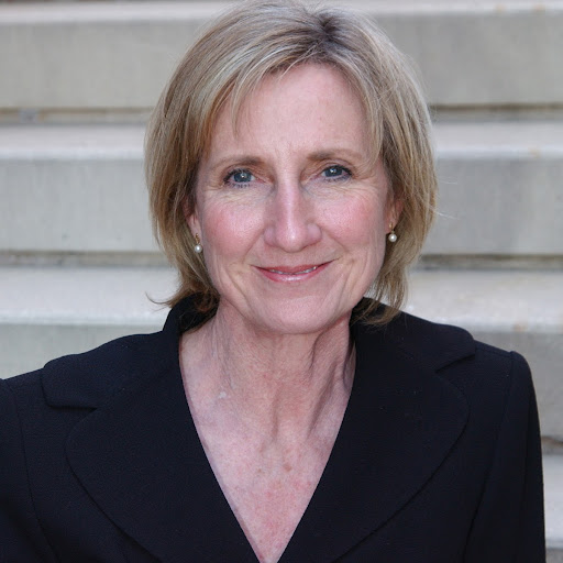 Elizabeth Bradford Photo 35