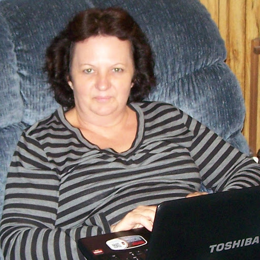 Carolyn Reynolds Photo 31