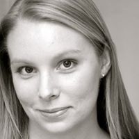 Elizabeth Ingram Photo 40