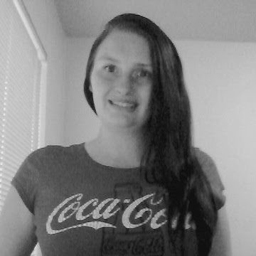 Amanda Pence Photo 34