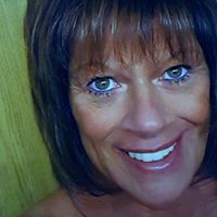 Linda Petersen Photo 36
