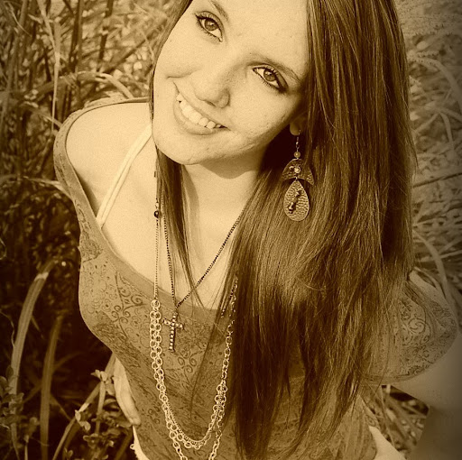 Stephanie Cornett Photo 32
