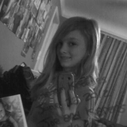 Alyssa Hayes Photo 18