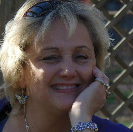 Diana Singleton Photo 32