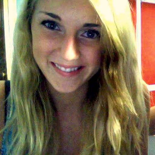 Emily Larson Photo 20