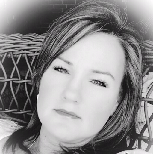 Carolyn Mann Photo 37