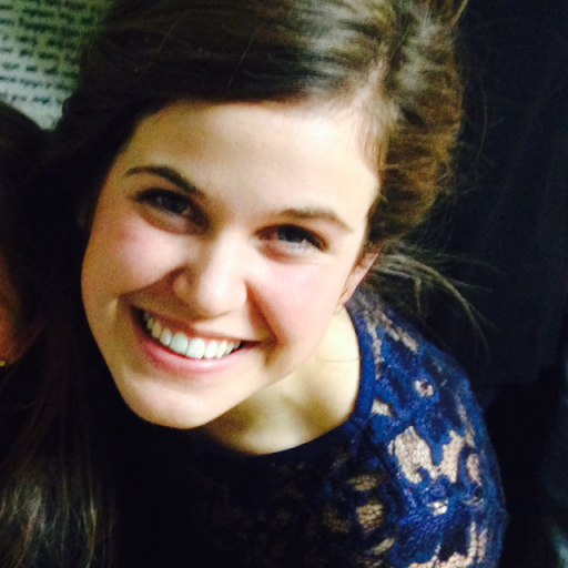 Stephanie Dunn Photo 32