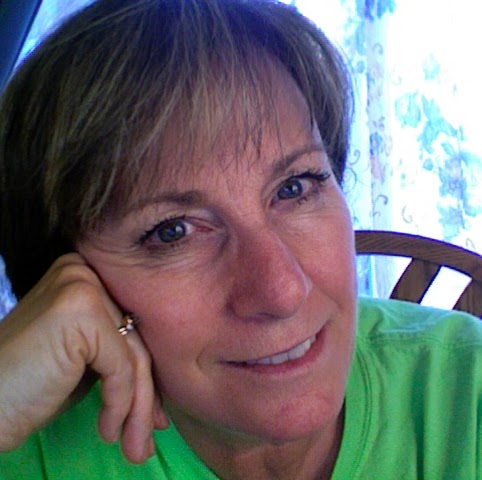 Michelle Hendricks Photo 35