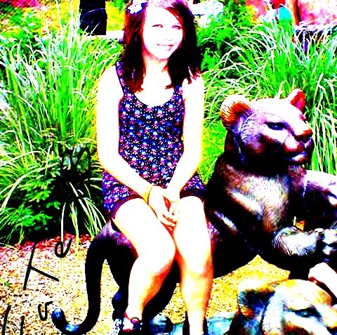 Elizabeth Shelton Photo 7