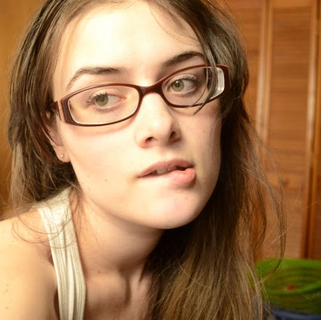 Cara Thompson Photo 29