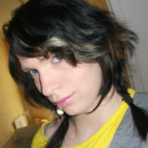 Nicole Vetter Photo 16