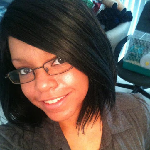 Janelle Robinson Photo 38