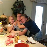 Haley Haynes Photo 14