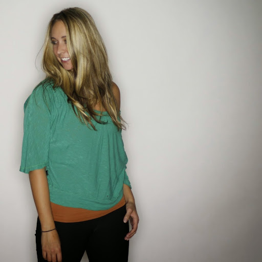 Robyn Hansen Photo 21